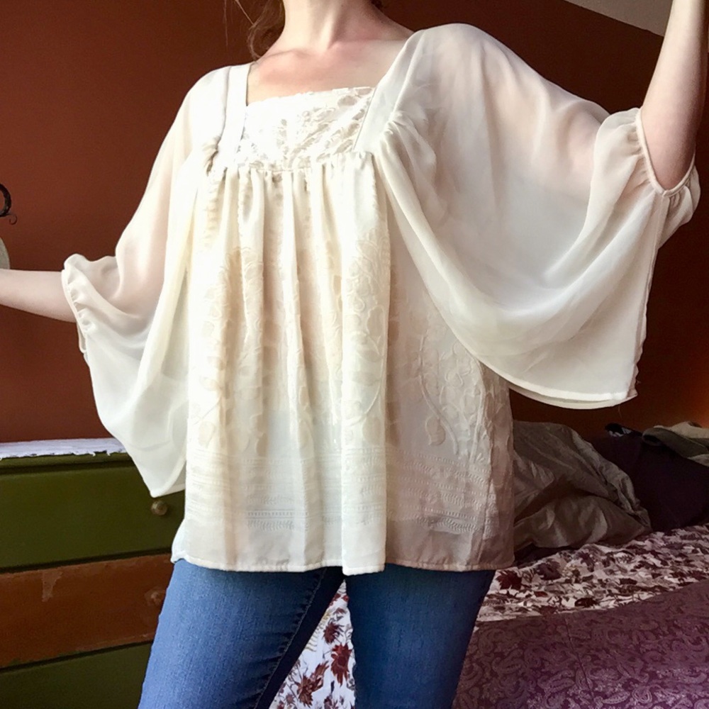 Angelic Top - Picture 4 of 13